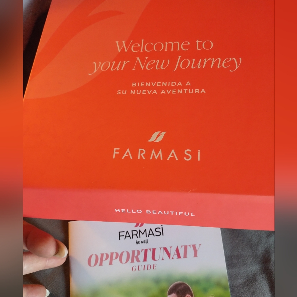 Farmasi Sample box - Picture 6 of 6